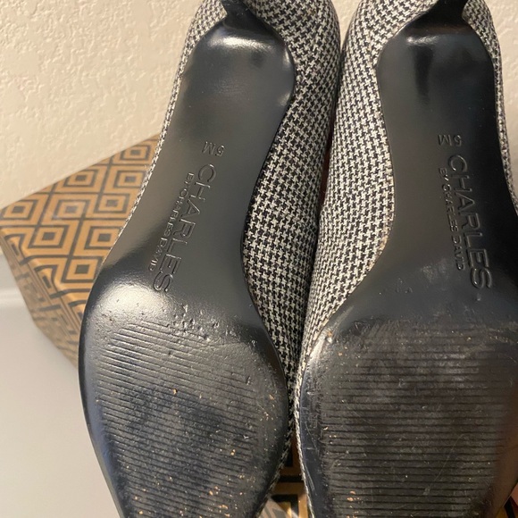 Charles David Houndstooth Heels in Black and White size 5 - Picture 5 of 9